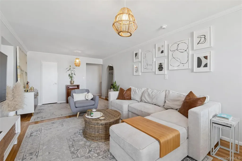 410 E Broadway Long Beach NY 11561
