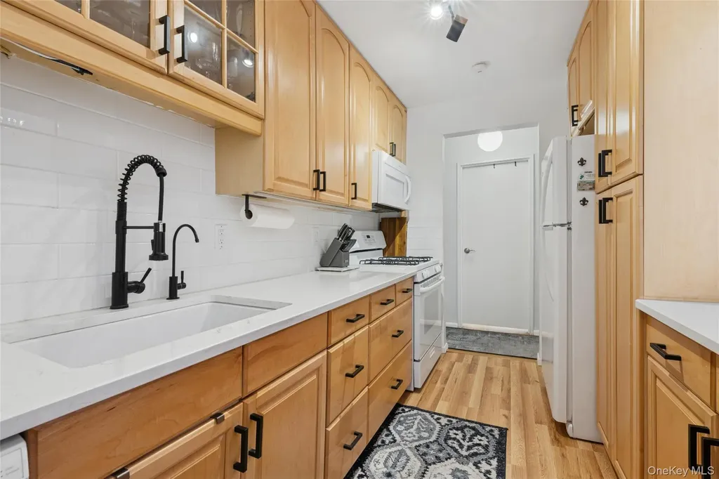 410 E Broadway Long Beach NY 11561