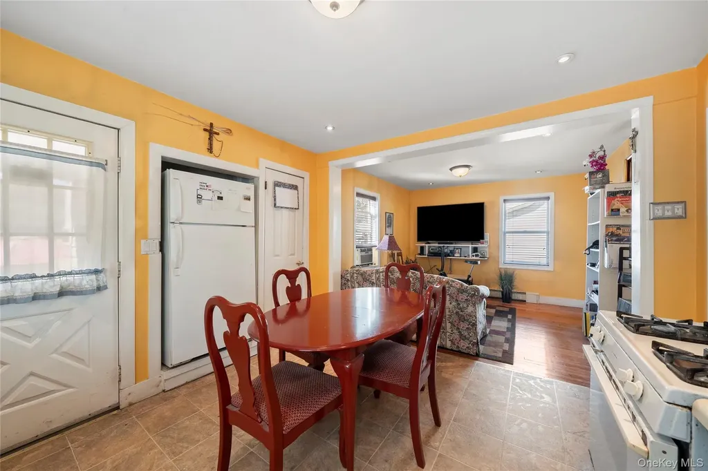 62 Center Avenue Bay Shore NY 11706