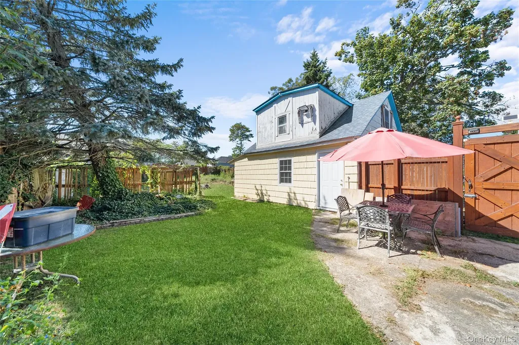 62 Center Avenue Bay Shore NY 11706