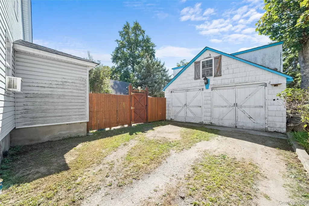 62 Center Avenue Bay Shore NY 11706