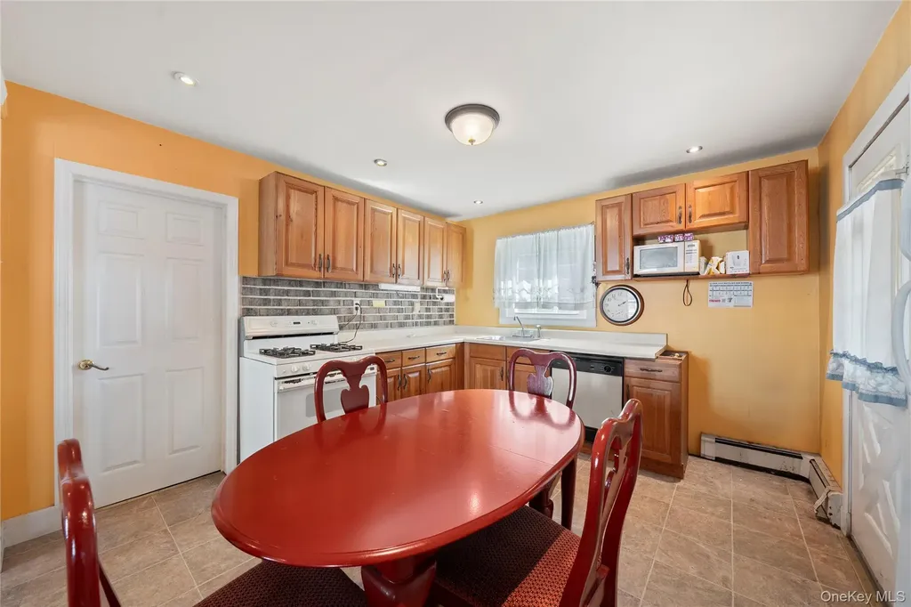 62 Center Avenue Bay Shore NY 11706