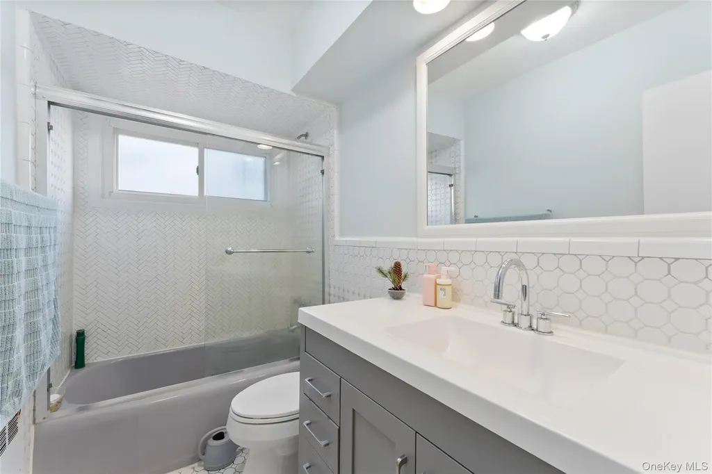 174 Delaware Avenue Freeport NY 11520