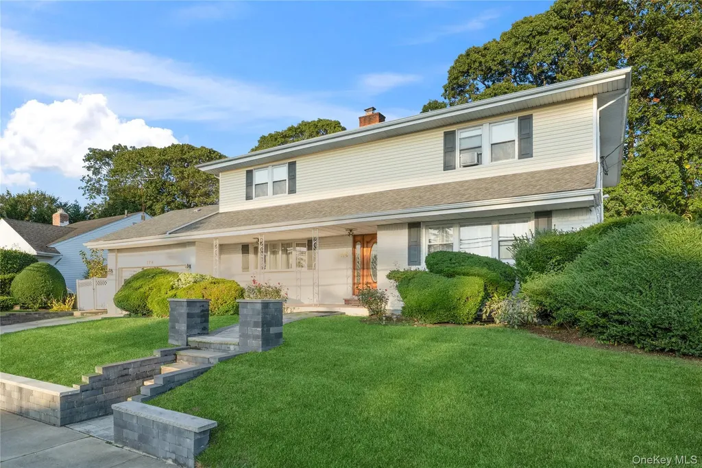 174 Delaware Avenue Freeport NY 11520