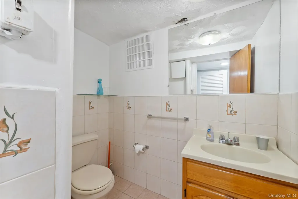 174 Delaware Avenue Freeport NY 11520