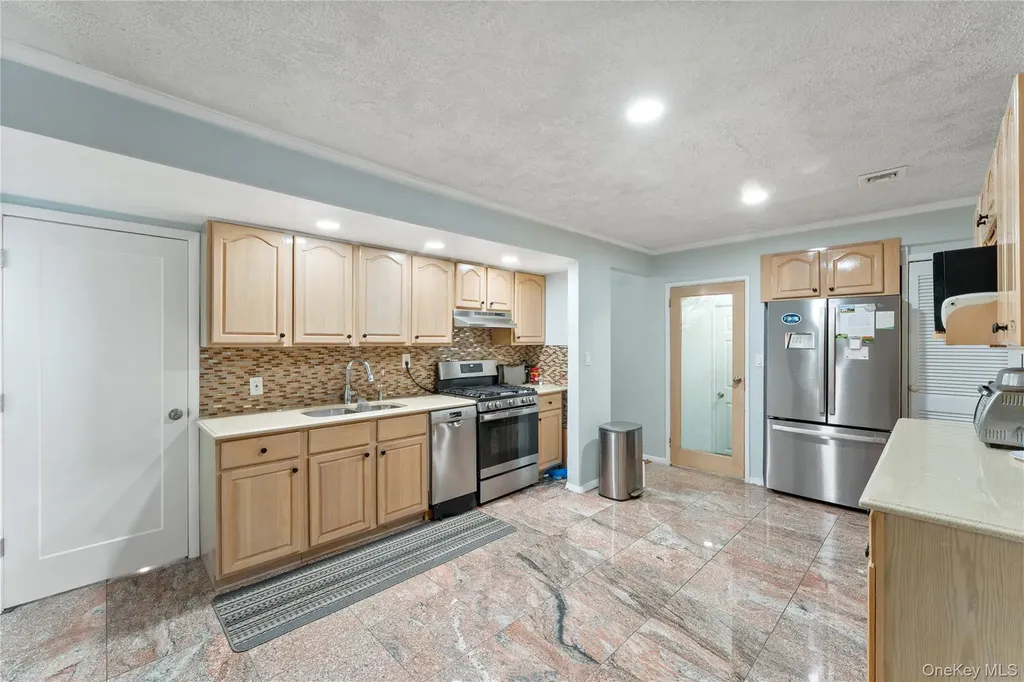 174 Delaware Avenue Freeport NY 11520