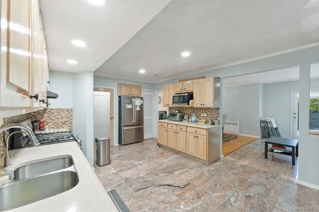 174 Delaware Avenue Freeport NY 11520