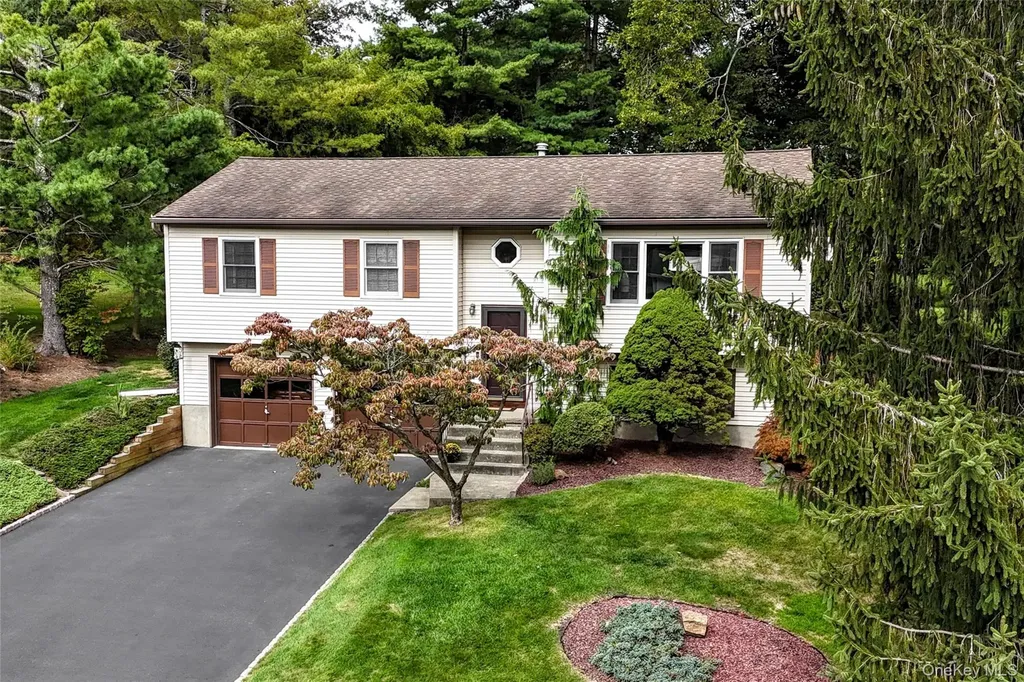 4 Arlington Drive Harriman NY 10926