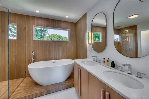 980 Manhanset Avenue Greenport NY 11944