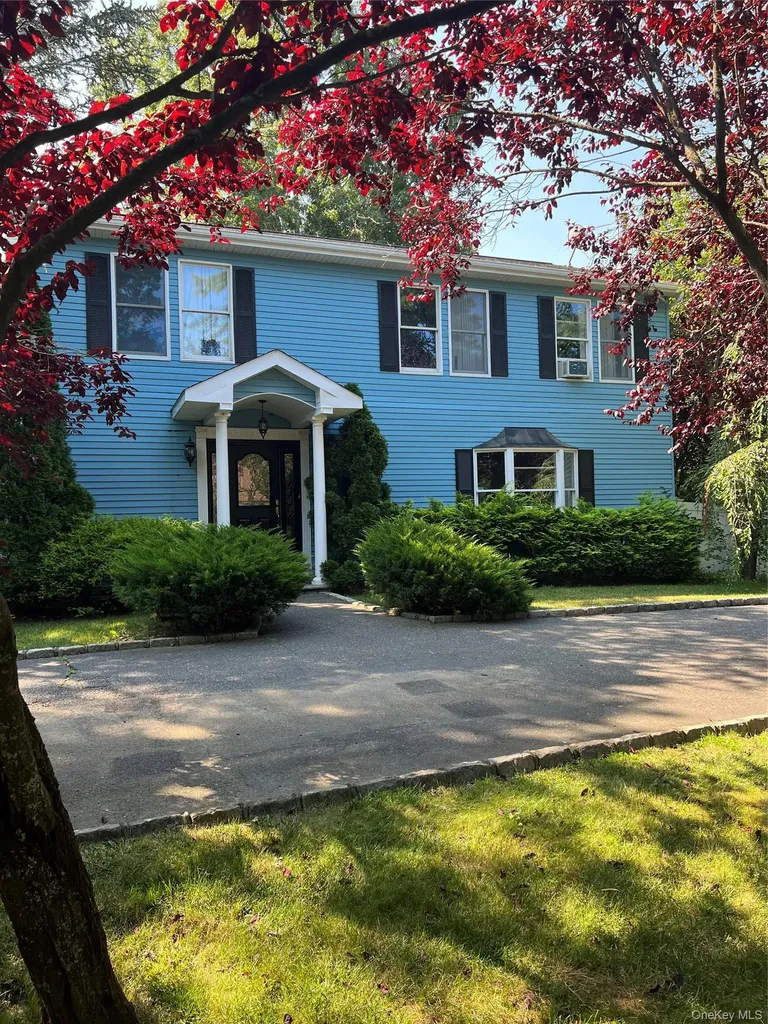 10 Jonah Road Miller Place NY 11764