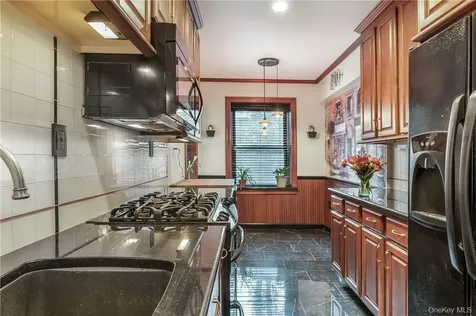 10 Nosband Avenue White Plains NY 10605