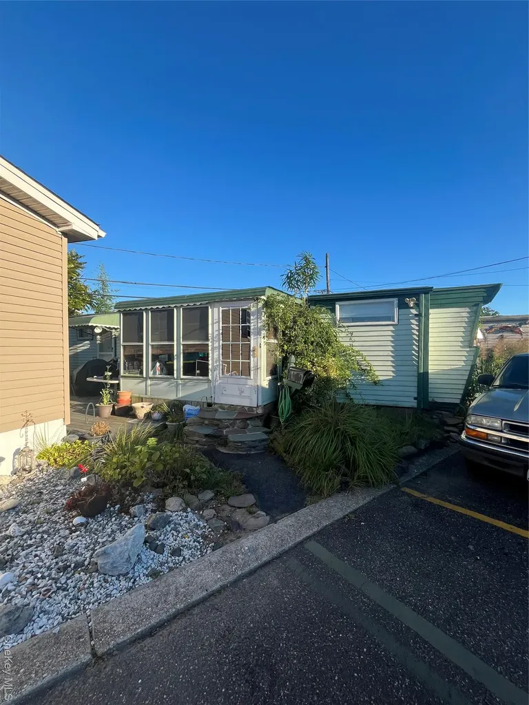 150 Main Street Islip NY 11751