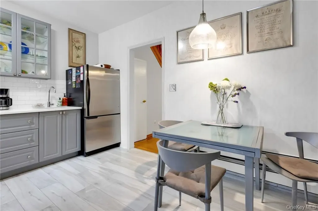 82 W End Avenue Brooklyn NY 11235
