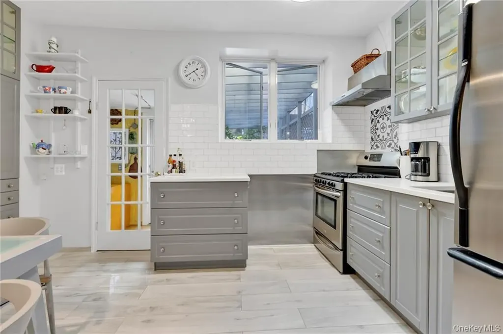 82 W End Avenue Brooklyn NY 11235