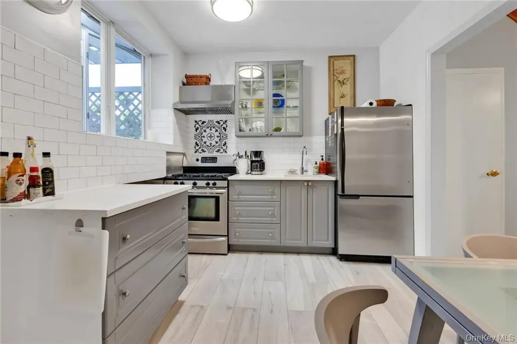 82 W End Avenue Brooklyn NY 11235