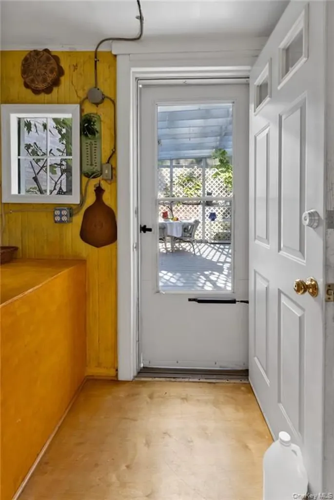82 W End Avenue Brooklyn NY 11235