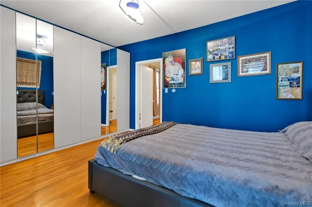 82 W End Avenue Brooklyn NY 11235