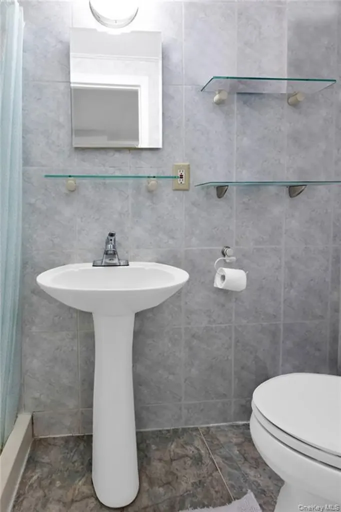 82 W End Avenue Brooklyn NY 11235