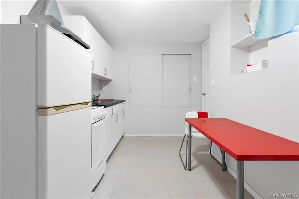 82 W End Avenue Brooklyn NY 11235