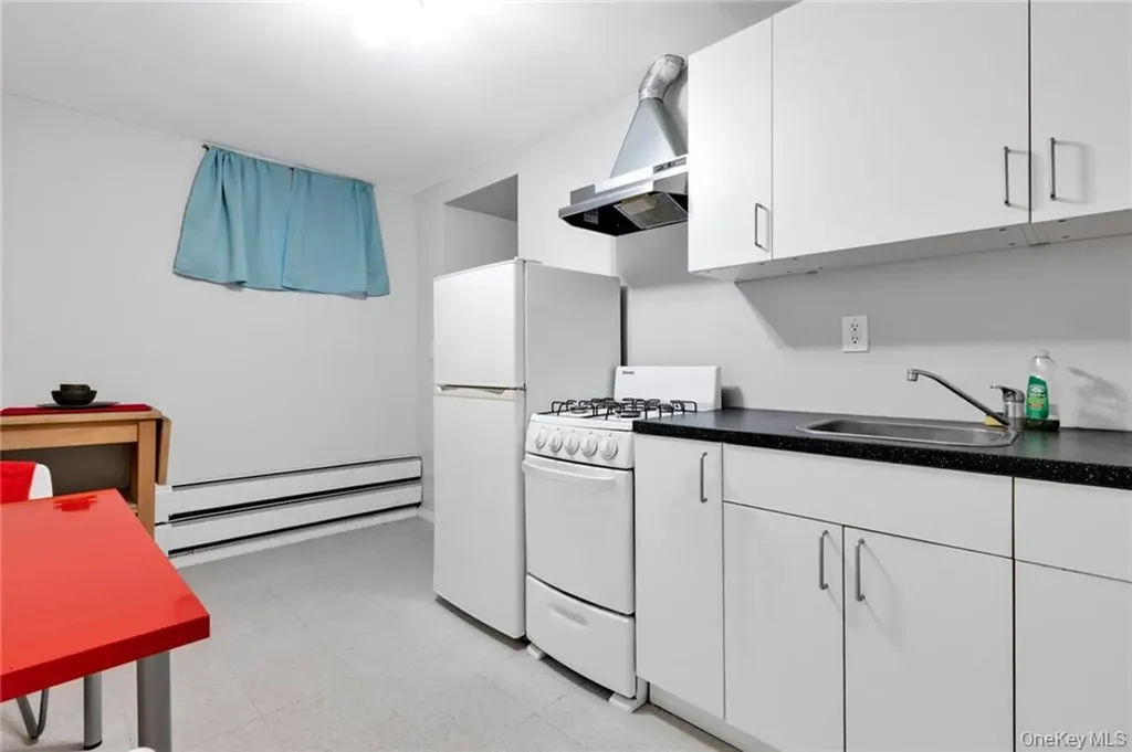 82 W End Avenue Brooklyn NY 11235