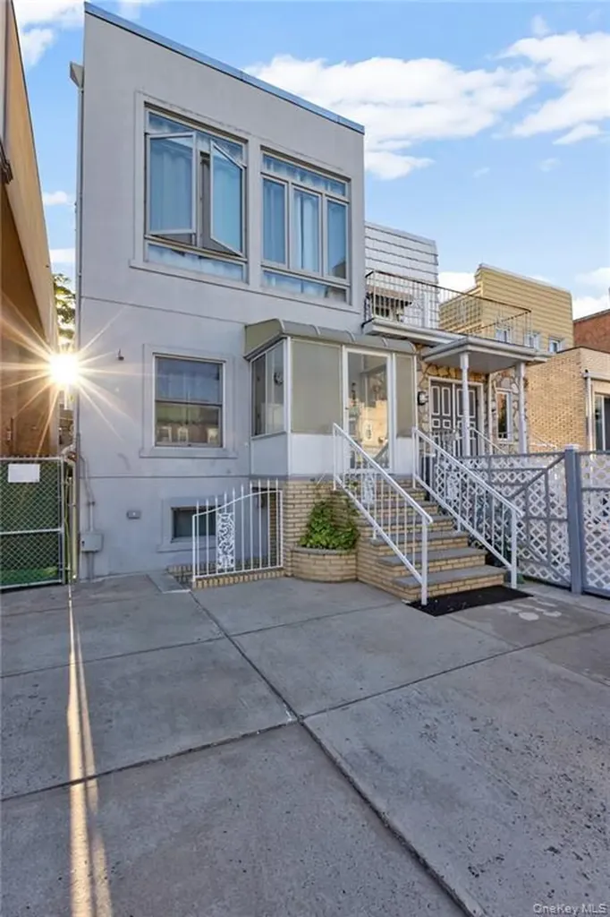 82 W End Avenue Brooklyn NY 11235