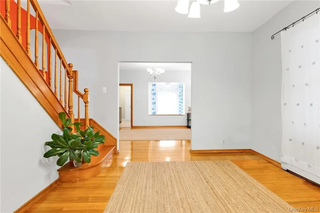 82 W End Avenue Brooklyn NY 11235
