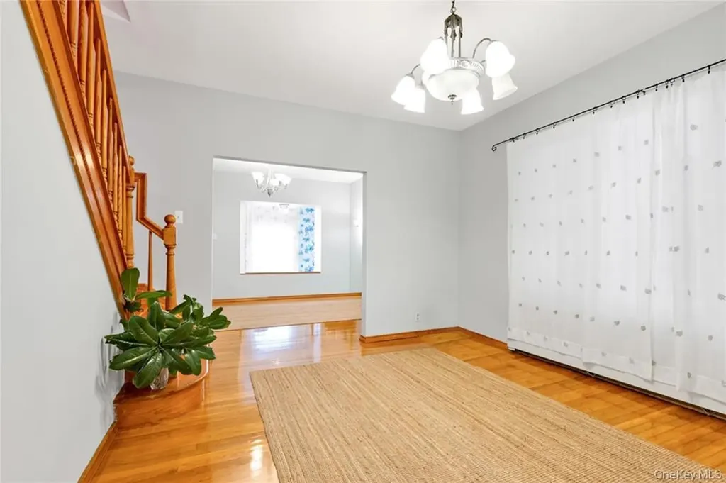 82 W End Avenue Brooklyn NY 11235