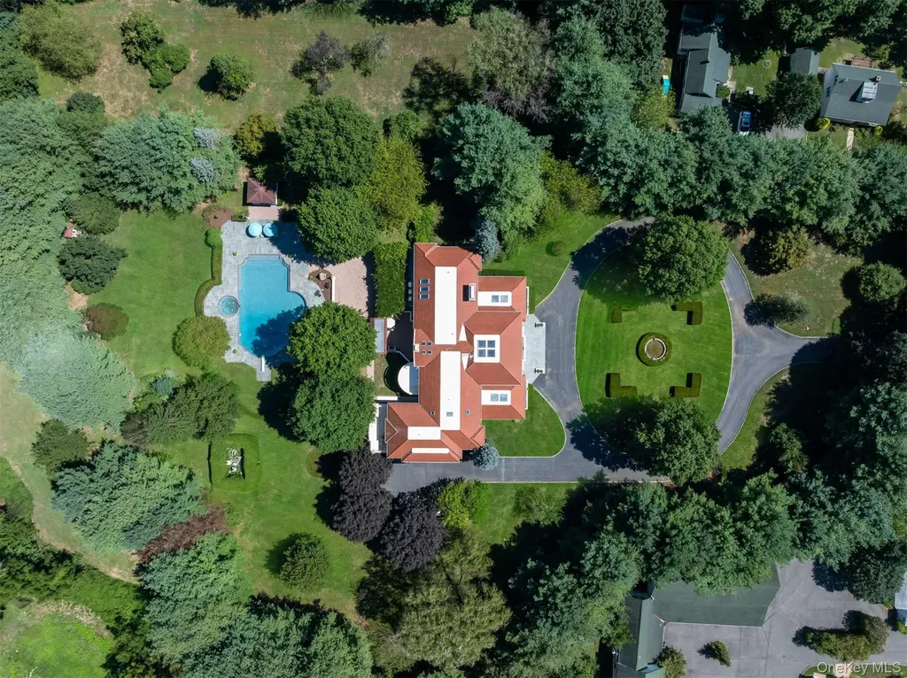 23 Old Westbury Road Old Westbury NY 11568