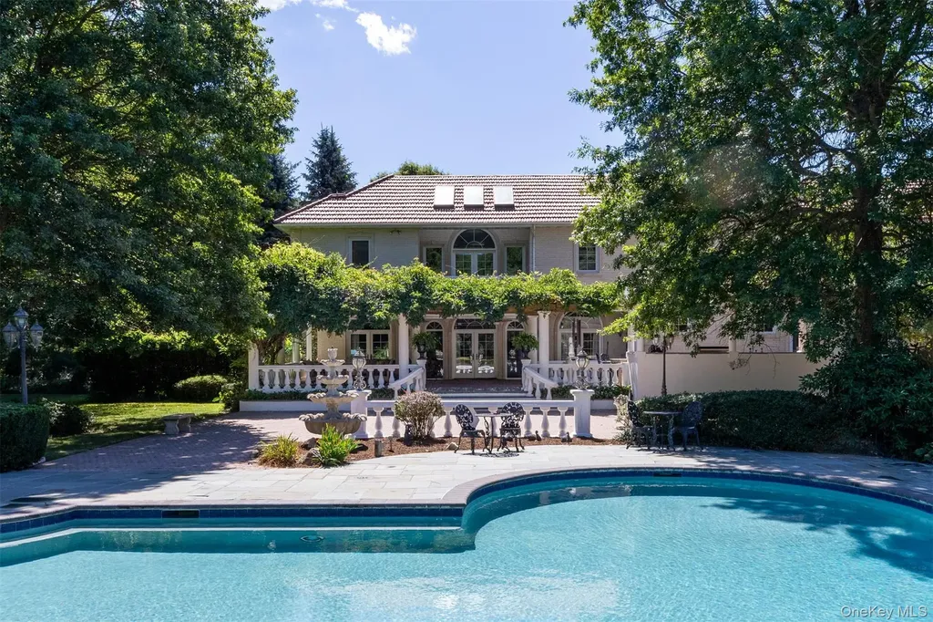 23 Old Westbury Road Old Westbury NY 11568