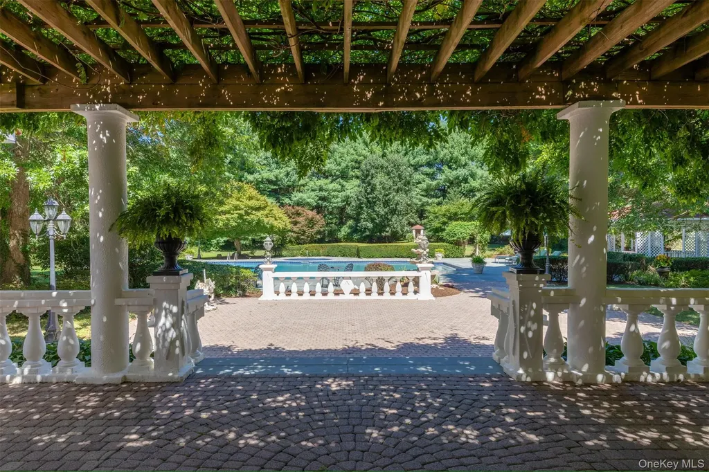 23 Old Westbury Road Old Westbury NY 11568