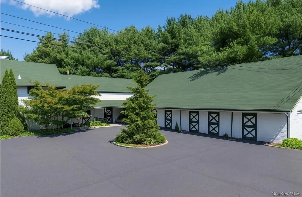 23 Old Westbury Road Old Westbury NY 11568