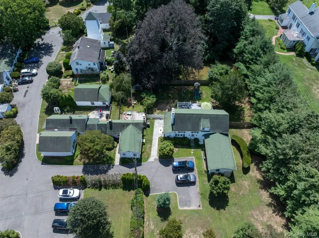 23 Old Westbury Road Old Westbury NY 11568