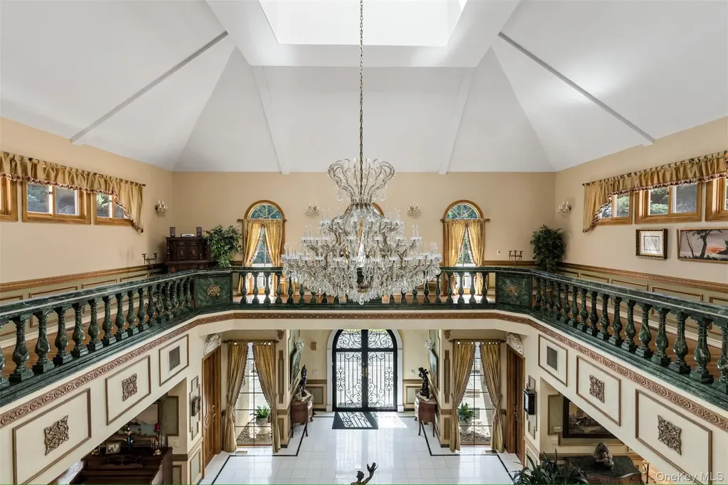 23 Old Westbury Road Old Westbury NY 11568