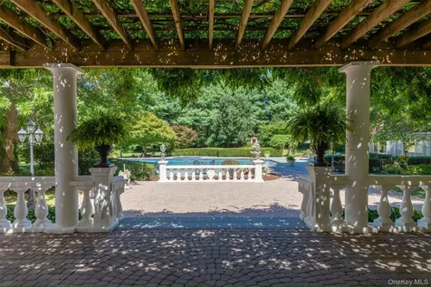 23 Old Westbury Road Old Westbury NY 11568