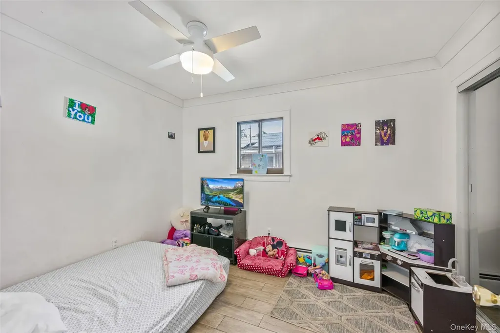 87 Biltmore Drive Mastic Beach NY 11951