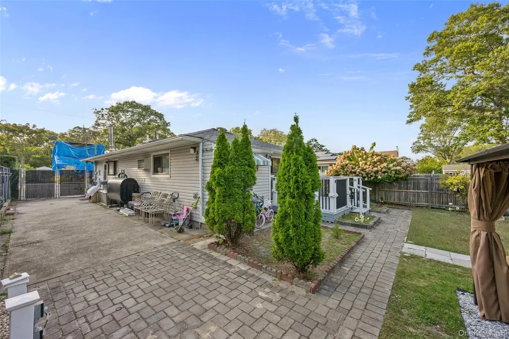 87 Biltmore Drive Mastic Beach NY 11951