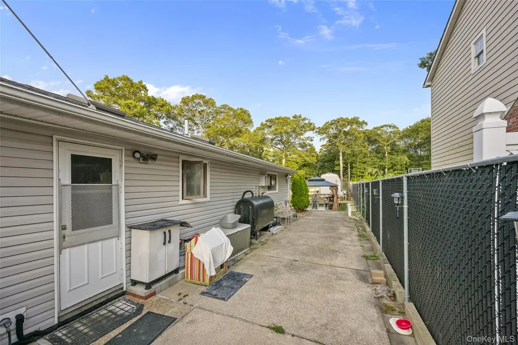 87 Biltmore Drive Mastic Beach NY 11951