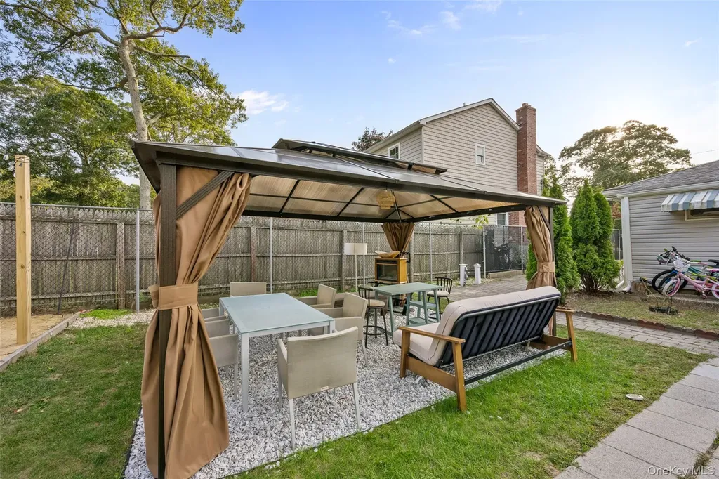 87 Biltmore Drive Mastic Beach NY 11951