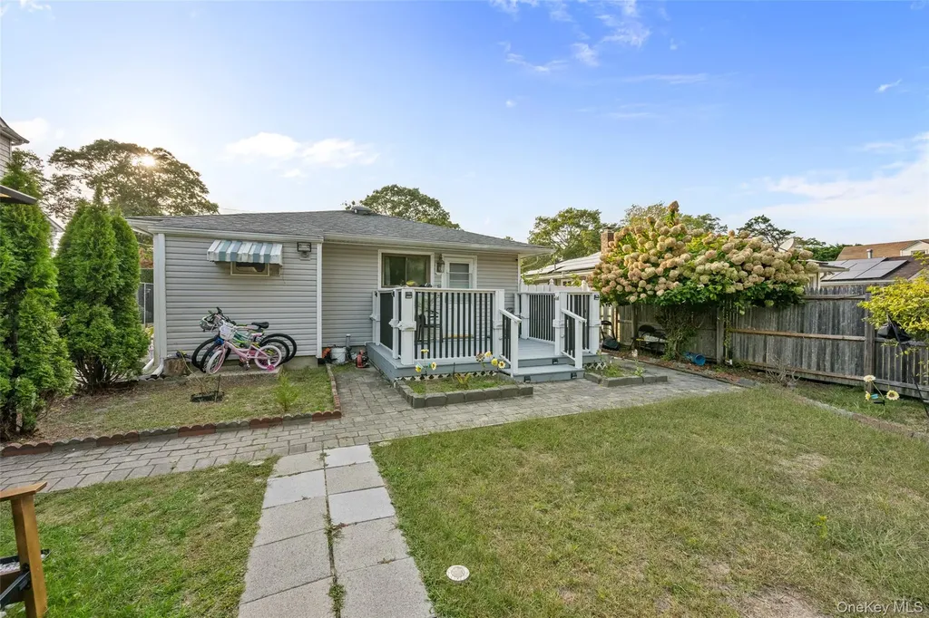 87 Biltmore Drive Mastic Beach NY 11951