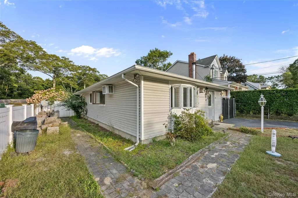 87 Biltmore Drive Mastic Beach NY 11951