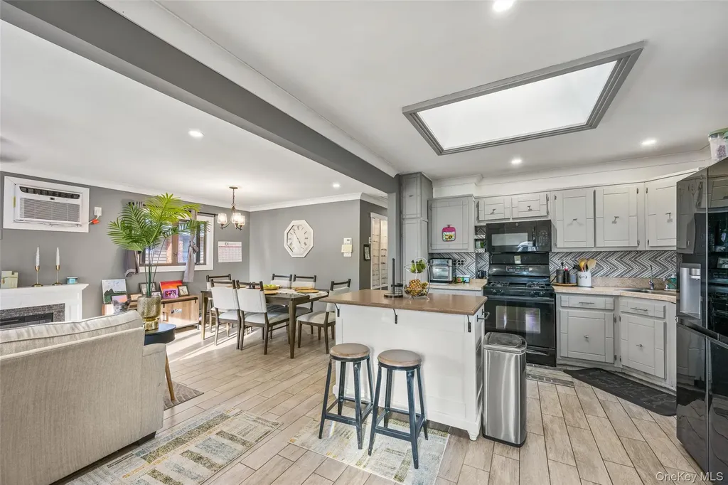 87 Biltmore Drive Mastic Beach NY 11951