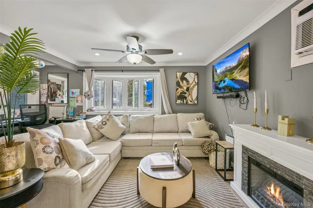 87 Biltmore Drive Mastic Beach NY 11951