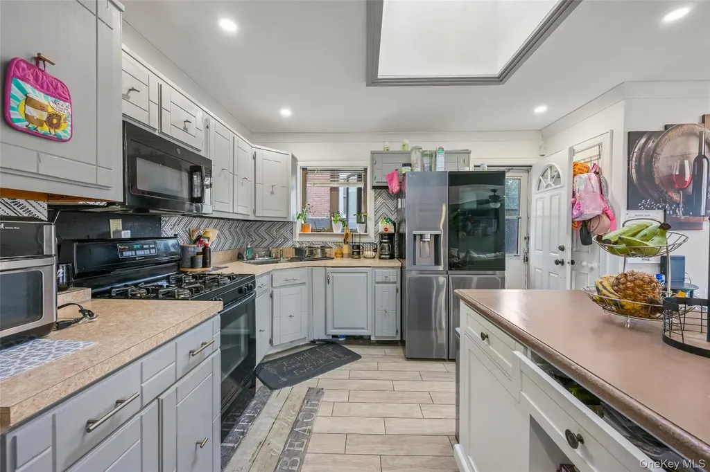 87 Biltmore Drive Mastic Beach NY 11951