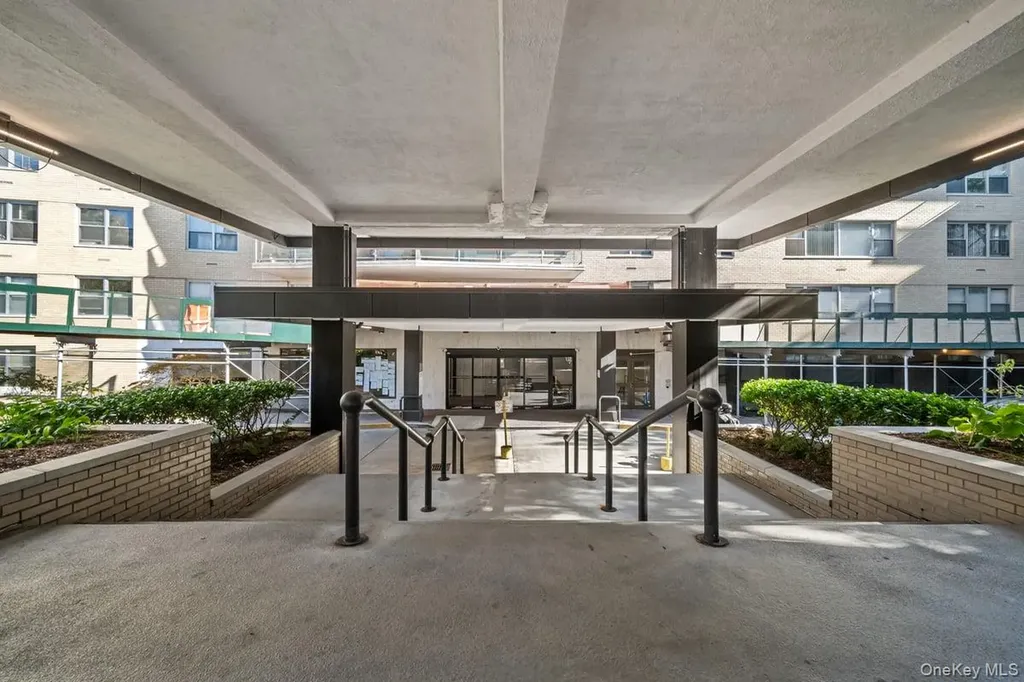 2500 Johnson Avenue N Bronx NY 10463