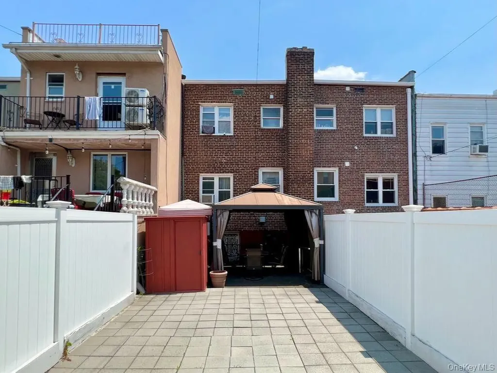 25-14 43 Street Astoria NY 11103