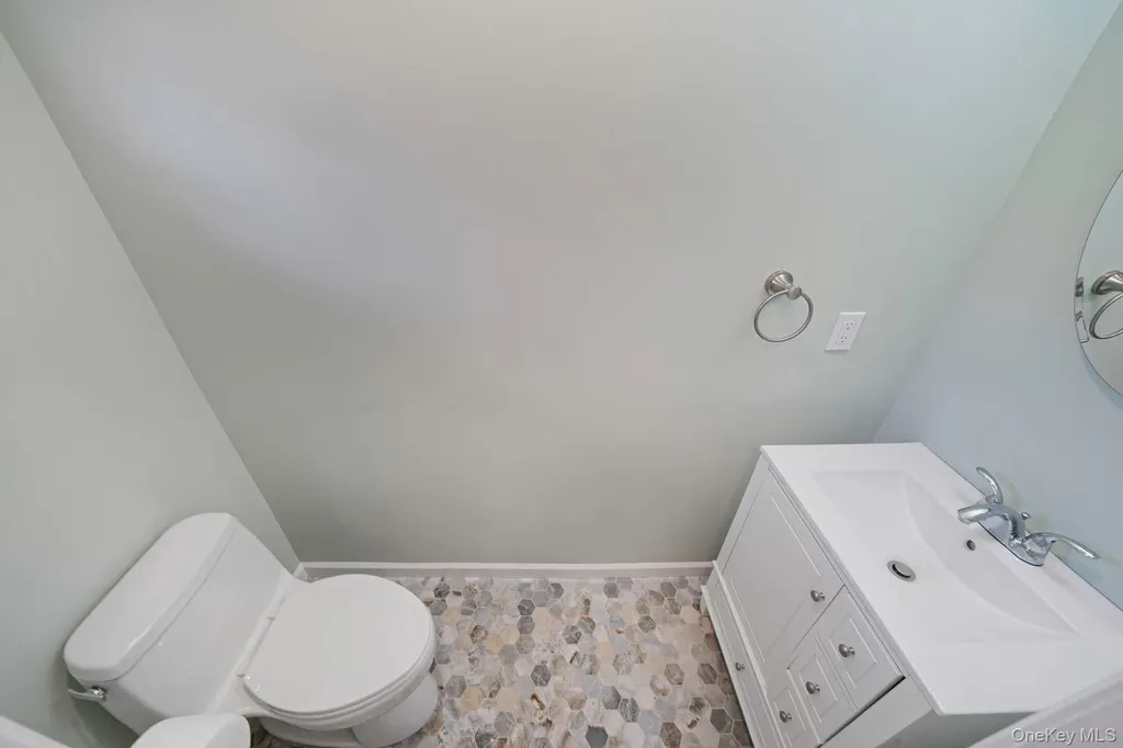 7 Mallard Path Coram NY 11727