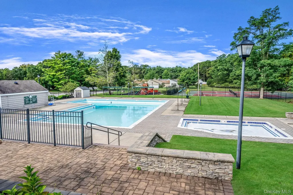 7 Mallard Path Coram NY 11727