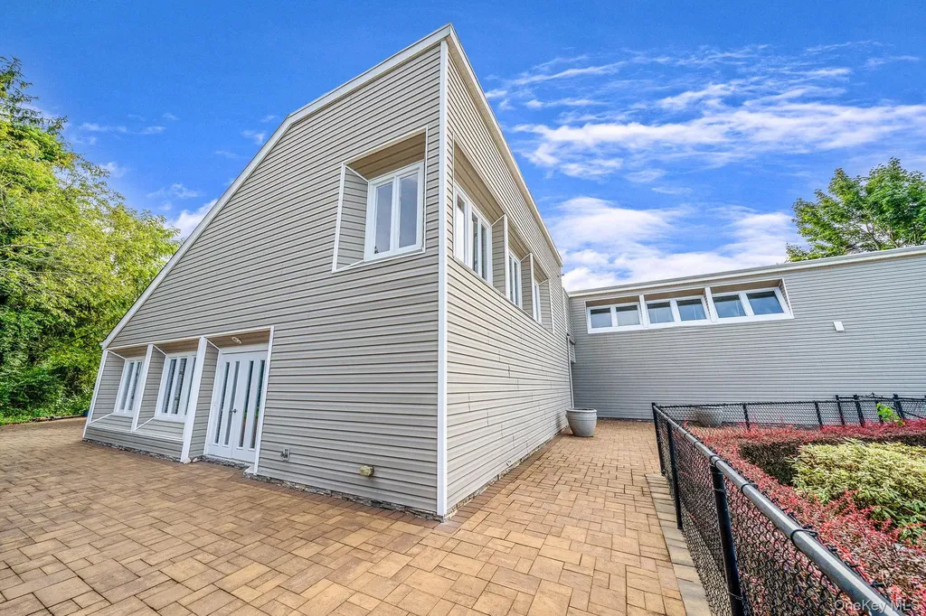 7 Mallard Path Coram NY 11727