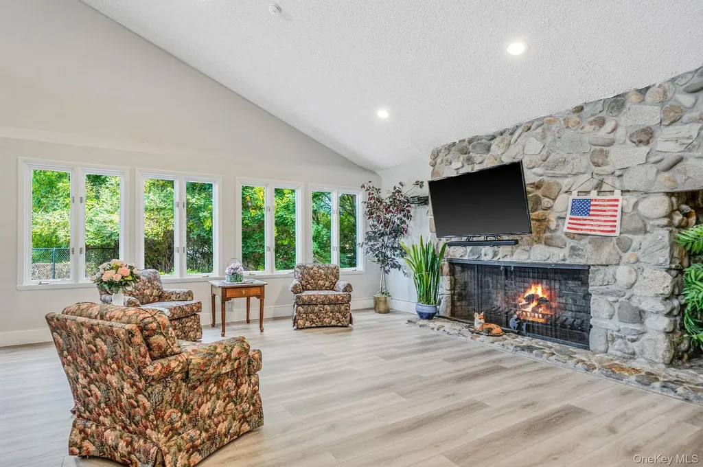 7 Mallard Path Coram NY 11727