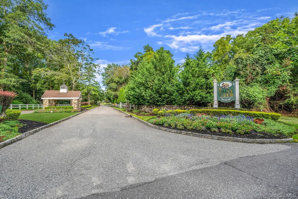 7 Mallard Path Coram NY 11727